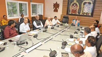 టీటీడీ ఈవో అనిల్ కుమార్ సింఘాల్ టీటీడీ ఈవో అనిల్ కుమార్ సింఘాల్