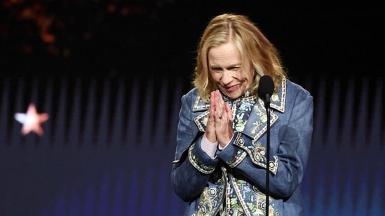 Amy Madigan accepts the Best Supporting Actress Award for "Sentimental Value" at the 31st Annual Critics Choice Awards in Santa Monica, California, U.S., January 4, 2026. REUTERS/Mario Anzuoni TPX IMAGES OF THE DAY(REUTERS)