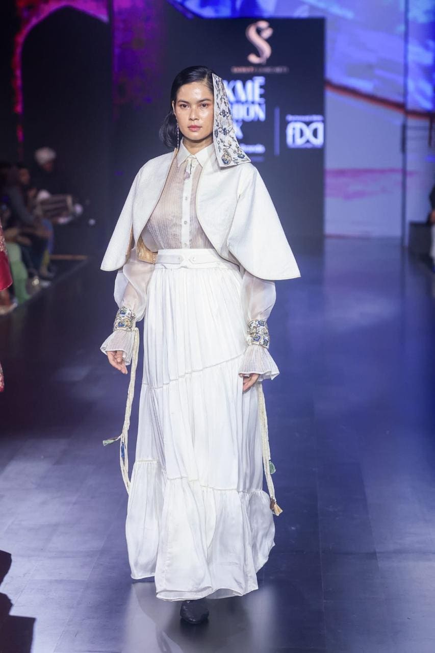 Shruti Sancheti captures the colour of the year, Cloud Dancer perfectly. Shruti Sancheti captures the colour of the year, Cloud Dancer perfectly.