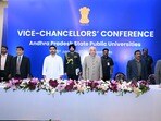 రాష్ట్ర గవర్నర్ అబ్దుల్ నజీర్‌తో లోకేశ్