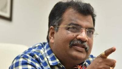 Backlash forces Maharashtra BJP chief Ravindra Chavan to apologise for Vilasrao Deshmukh remark Backlash forces Maharashtra BJP chief Ravindra Chavan to apologise for Vilasrao Deshmukh remark