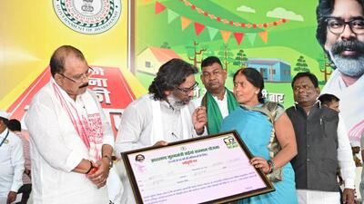 Around 133,000 beneficiaries who crossed the age bar of 50 have been phased out of the Mukhyamantri Maiyan Samman Yojna (MMSY) in the past year (HT File) Around 133,000 beneficiaries who crossed the age bar of 50 have been phased out of the Mukhyamantri Maiyan Samman Yojna (MMSY) in the past year (HT File)