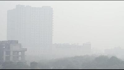 As per the India Meteorological Department (IMD), Gautam Budh Nagar recorded a minimum temperature of 7.6 degrees Celsius on Tuesday, while the maximum temperature was around 16 degrees Celsius. (Sunil Ghosh/HT Photo) As per the India Meteorological Department (IMD), Gautam Budh Nagar recorded a minimum temperature of 7.6 degrees Celsius on Tuesday, while the maximum temperature was around 16 degrees Celsius. (Sunil Ghosh/HT Photo)