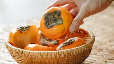 Persimmons combine fibre, antioxidants, and essential micronutrients in a way that supports gut health, heart health, and metabolic balance. Persimmons combine fibre, antioxidants, and essential micronutrients in a way that supports gut health, heart health, and metabolic balance.