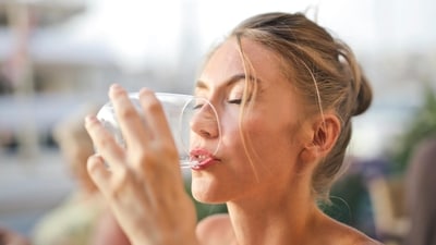 A day before a colonoscopy, patients have to switch their diets to only intake clear liquids. (Pexel) A day before a colonoscopy, patients have to switch their diets to only intake clear liquids. (Pexel)