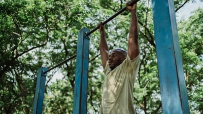 The dead hang is one of the exercises that Raj Ganpath suggests we incorporate in our daily workouts. (Pexel) The dead hang is one of the exercises that Raj Ganpath suggests we incorporate in our daily workouts. (Pexel)