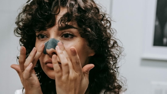 Dr Scott Walter shares 3-step skincare routine to get rid of black spots on the nose within weeks. (Pexel)