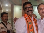 iMumbai, India - January 06, 2026: Former Maharashtra Navnirman Sena (MNS) leader Santosh Dhuri officially joined the Bharatiya Janata Party (BJP) on Sunday at Andheri, in the presence of Mumbai BJP President and MLA Ameet Satam in Mumbai, India, on Tuesday, January 06, 2025. (Photo by Satish Bate/ Hindustan Times) (Hindustan Times)