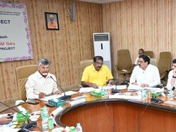 సమీక్షలో చంద్రబాబు