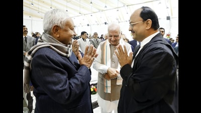 Justice Sangam Kumar Sahoo meeting Bihar CM Nitish Kumar and Bihar Governor Arif Mohammad Khan after taking oath as Chief Justice of the Patna High Court at Lok Bhavan in Patna, Wednesday (SANTOSH KUMAR/HT) Justice Sangam Kumar Sahoo meeting Bihar CM Nitish Kumar and Bihar Governor Arif Mohammad Khan after taking oath as Chief Justice of the Patna High Court at Lok Bhavan in Patna, Wednesday (SANTOSH KUMAR/HT)