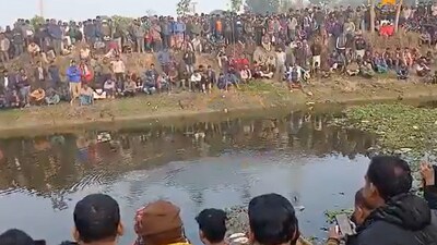The man, Mithun Sarkar, jumped into a pond to escape the mob chasing him over accusation of theft and died later (X/@Shashank_ssj) The man, Mithun Sarkar, jumped into a pond to escape the mob chasing him over accusation of theft and died later (X/@Shashank_ssj)