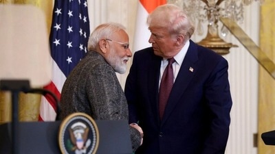 মার্কিন প্রেসিডেন্ট বললেন, মোদী তাঁর সঙ্গে খুশি নন। মার্কিন প্রেসিডেন্ট বললেন, মোদী তাঁর সঙ্গে খুশি নন।