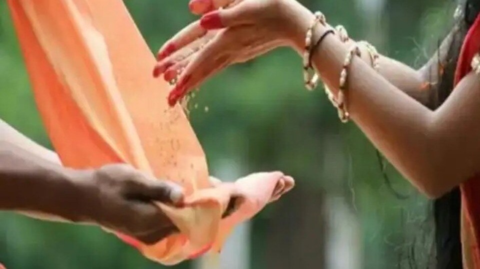 ভুলেও মাঘ মাসে দান করবেন না এই জিনিসগুলি