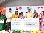 సరస్ మేళా కార్యక్రమంలో సీఎం చంద్రబాబు