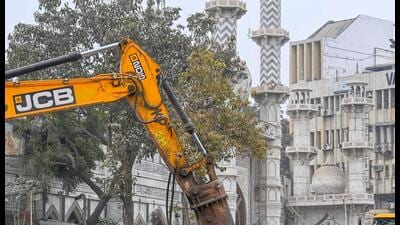 Police flagged rumour mongering online, including videos falsely claiming a mosque was demolished, and said notices and questioning will follow. (Vipin Kumar/HT) Police flagged rumour mongering online, including videos falsely claiming a mosque was demolished, and said notices and questioning will follow. (Vipin Kumar/HT)