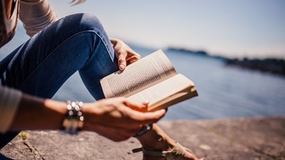 Are you not motivated to pick up a book despite being a voracious reader once? You may be experiencing a reading slump. (Picture credit: Freepik) Are you not motivated to pick up a book despite being a voracious reader once? You may be experiencing a reading slump. (Picture credit: Freepik)