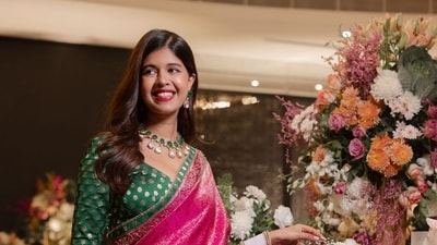 Sejal Kumar wore her mother's saree for her reception. (Picture credit: 1Plus1 Studio) Sejal Kumar wore her mother's saree for her reception. (Picture credit: 1Plus1 Studio)