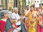 Mumbai, India. Jan 08, 2026 - Shardha Jadhav, a candidate of the Shiv Sena (UBT) from Ward no 202, visited the Ambedkar Nagar, Sewree area as part of her BMC election campaign. Mumbai, India. Jan 08, 2026. (Photo by Raju Shinde/HT Photo)    (Raju Shinde)