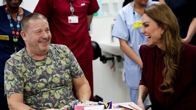 Britain's Catherine (R), Princess of Wales, speaks to a patient during an arts workshop at Charing Cross Hospital in west London on January 8, 2026. (Photo by Isabel Infantes / POOL / AFP) (AFP) Britain's Catherine (R), Princess of Wales, speaks to a patient during an arts workshop at Charing Cross Hospital in west London on January 8, 2026. (Photo by Isabel Infantes / POOL / AFP) (AFP)