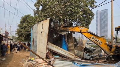 The DTP enforcement team under GMDA Infra-1 division used one JCB machine and were assisted by 50 police personnel for the drive. (HT Photo) The DTP enforcement team under GMDA Infra-1 division used one JCB machine and were assisted by 50 police personnel for the drive. (HT Photo)