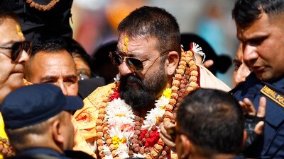 ఇటు సినిమా రిలీజ్.. అటు పశుపతి నాథ్ ఆలయంలో ది రాజా సాబ్ విలన్ ప్రత్యేక పూజలు.. ఫొటోలు వైరల్ ఇటు సినిమా రిలీజ్.. అటు పశుపతి నాథ్ ఆలయంలో ది రాజా సాబ్ విలన్ ప్రత్యేక పూజలు.. ఫొటోలు వైరల్