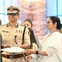 আইপ্যাকে তল্লাশি অভিযান নিয়ে ইডির দায়ের করা মামলায় রাজ্য পুলিশের ডিজি রাজীব কুমারকে পার্টি করা হয়েছে। (বাঁদিকের ছবিটি ফাইল, সৌজন্যে ফেসবুক Mamata Banerjee, ডানদিকের ছবি সৌজন্যে এএফপি)