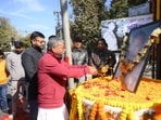 LoP Babulal Marandi pays tribute to Justice Shahdeo on Saturday (HT Photo)