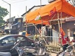 Mumbai, India. Jan 08, 2026 - (Shiv Sena (UBT) candidate Raju Pagade office at LBS, Kurla ) Several party candidates occupy the footpaths and roads for their election offices during the BMC election. Mumbai, India. Jan 08, 2026. (Photo by HT Photo) (Raju Shinde)
