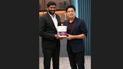 సచిన్ టెండుల్కర్తో టెక్నో పెయింట్స్ ఎండీ శ్రీనివాస్ రెడ్డి.. సచిన్ టెండుల్కర్తో టెక్నో పెయింట్స్ ఎండీ శ్రీనివాస్ రెడ్డి..