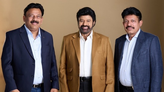 అన్విత గ్రూప్ బ్రాండ్ అంబాసిడర్గా నందమూరి బాలకృష్ణ- బ్రాండ్ ఫిల్మ్స్ ఆవిష్కరణ- హైదరాబాద్ టు అమెరికాలో న్యూ ప్రాజెక్ట్స్