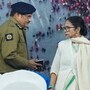 শেক্সপিয়র সরণি থানা ও সল্টলেকের ইলেকট্রনিক কমপ্লেক্স থানায় পৃথক অভিযোগ দায়ের করেছিলেন ইডি হানার বিরুদ্ধে।
