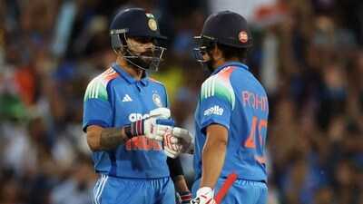 విరాట్​ కోహ్లీ- రోహిత్​ శర్మ.. (REUTERS)