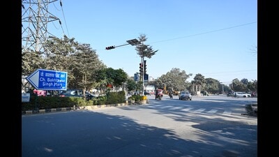 GMDA will fund the project as deposit work; only one more underpass is planned at Krishna Chowk in Phase II. (Parveen Kumar/HT) GMDA will fund the project as deposit work; only one more underpass is planned at Krishna Chowk in Phase II. (Parveen Kumar/HT)