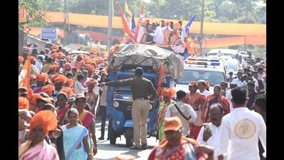 On Saturday, a rally organised at Shanipar Chowk by Shiv Sena (Uddhav Balasaheb Thackeray/UBT) disrupted vehicular movement in the congested peth areas. (MAHENDRA KOLHE/HT) On Saturday, a rally organised at Shanipar Chowk by Shiv Sena (Uddhav Balasaheb Thackeray/UBT) disrupted vehicular movement in the congested peth areas. (MAHENDRA KOLHE/HT)