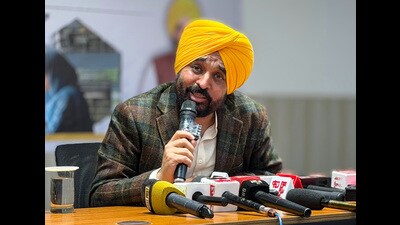 Punjab chief minister Bhagwant Mann interacting with mediapersons in Bathinda on Sunday. (Sanjeev Kumar/HT) Punjab chief minister Bhagwant Mann interacting with mediapersons in Bathinda on Sunday. (Sanjeev Kumar/HT)
