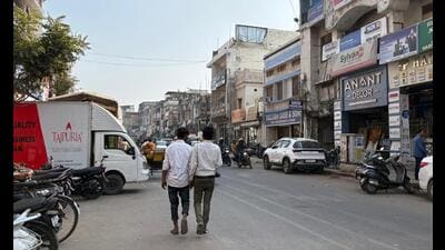 The commuters’ ordeal usually begins when they turn from the Maharana Pratap statue at Hussainganj towards Shivaji Marg. (HT photo) The commuters’ ordeal usually begins when they turn from the Maharana Pratap statue at Hussainganj towards Shivaji Marg. (HT photo)