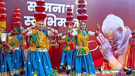 Artistes performed on different dance forms of India on various stages mounted at regular intervals along the parade route.(DPR PMO)