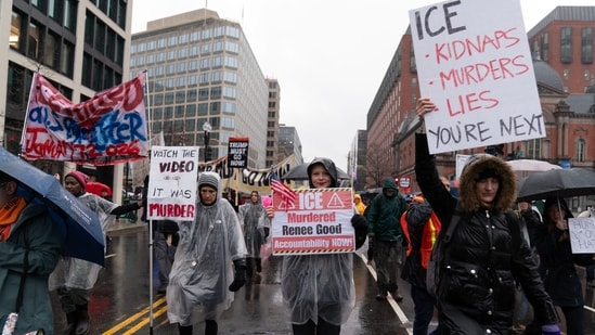 Demonstrators march outside the White House in Washington, Saturday, Jan. 10, 2026, against the Immigration and Customs Enforcement (ICE) agent who fatally shot Renee Nicole Good in Minneapolis. (AP Photo/Jose Luis Magana)(AP)
