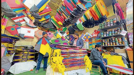 KItes being sold at Daresi in Ludhiana on Sunday. (Gurpreet Singh/HT)