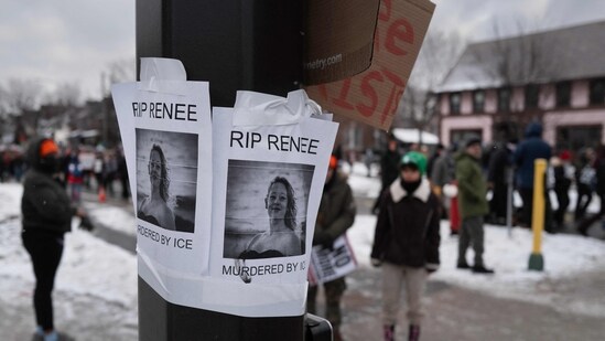 MINNEAPOLIS, MINNESOTA - JANUARY 10: Demonstrators march from Powderhorn Park past the site where Renee Good was killed on January 10, 2026 in Minneapolis, Minnesota. Good was fatally shot by an immigration enforcement agent during an incident in south Minneapolis on January 7. Scott Olson/Getty Images/AFP (Photo by SCOTT OLSON / GETTY IMAGES NORTH AMERICA / Getty Images via AFP)(Getty Images via AFP)