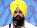 Akal Takht acting Jathedar Giani Kuldeep Singh Gargaj on Monday directed the Shiromani Gurdwara Parbandhak Committee (SGPC) to cooperate with the Punjab government in the case of 328 missing sacred saroops (scriptures) of Guru Granth Sahib. (HT file photo) Akal Takht acting Jathedar Giani Kuldeep Singh Gargaj on Monday directed the Shiromani Gurdwara Parbandhak Committee (SGPC) to cooperate with the Punjab government in the case of 328 missing sacred saroops (scriptures) of Guru Granth Sahib. (HT file photo)