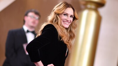 Julia Roberts arrives at the 83rd Golden Globes on Sunday, Jan. 11, 2026, at the Beverly Hilton in Beverly Hills, Calif. (Photo by Richard Shotwell/Invision/AP) (Richard Shotwell/Invision/AP) Julia Roberts arrives at the 83rd Golden Globes on Sunday, Jan. 11, 2026, at the Beverly Hilton in Beverly Hills, Calif. (Photo by Richard Shotwell/Invision/AP) (Richard Shotwell/Invision/AP)