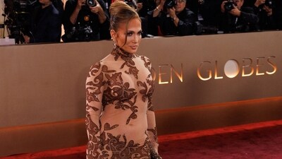 Jennifer Lopez poses on the red carpet at the 83rd Annual Golden Globes in Beverly Hills, California, U.S., January 11, 2026. REUTERS/Mike Blake (REUTERS)