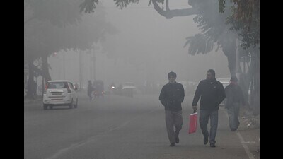 Monday’s night temperature was 3.6 degrees below normal, Met officials said while adding that Chandigarh was colder than Shimla, where the minimum temperature on Monday was 8.8°C. (Keshav Singh/HT) Monday’s night temperature was 3.6 degrees below normal, Met officials said while adding that Chandigarh was colder than Shimla, where the minimum temperature on Monday was 8.8°C. (Keshav Singh/HT)