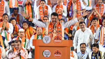 Mumbai, India. Jan 12, 2026 - Ahead of the BMC general elections in 2025-2026, Chief Minister Devendra Fadnavis, Deputy Chief Minister Eknath Shinde, and RPI Chief Ramdas Athawale addressed party workers during the rally at Shivaji Park in the Dadar area. Mumbai, India. Jan 12, 2026. (Photo by Raju Shinde/HT Photo) (Raju Shinde) Mumbai, India. Jan 12, 2026 - Ahead of the BMC general elections in 2025-2026, Chief Minister Devendra Fadnavis, Deputy Chief Minister Eknath Shinde, and RPI Chief Ramdas Athawale addressed party workers during the rally at Shivaji Park in the Dadar area. Mumbai, India. Jan 12, 2026. (Photo by Raju Shinde/HT Photo) (Raju Shinde)