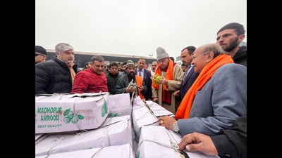 National Conference president Farooq Abdullah visits the Narwal Sabzi Mandi, in Jammu on Monday. (ANI) National Conference president Farooq Abdullah visits the Narwal Sabzi Mandi, in Jammu on Monday. (ANI)