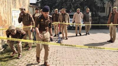 The suspect Anoop Kumar killed his wife on the premises of the Pali police station (X/hardoipolice) The suspect Anoop Kumar killed his wife on the premises of the Pali police station (X/hardoipolice)