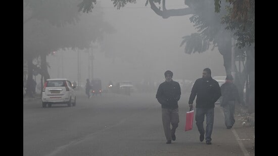 Monday’s night temperature was 3.6 degrees below normal, Met officials said while adding that Chandigarh was colder than Shimla, where the minimum temperature on Monday was 8.8°C. (Keshav Singh/HT)
