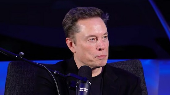 A viral podcast clip showed Elon Musk claiming AI would soon deliver medical care better than today’s top leaders receive. (YouTube/Peter H. Diamandis)