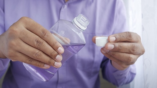 A California dentist says the daily swish of mouthwash could be harming heart and metabolic health. (Unsplash)